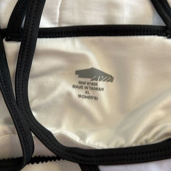 Avía Active Tank with Built-in Shelf Bra - Picture 3 of 3